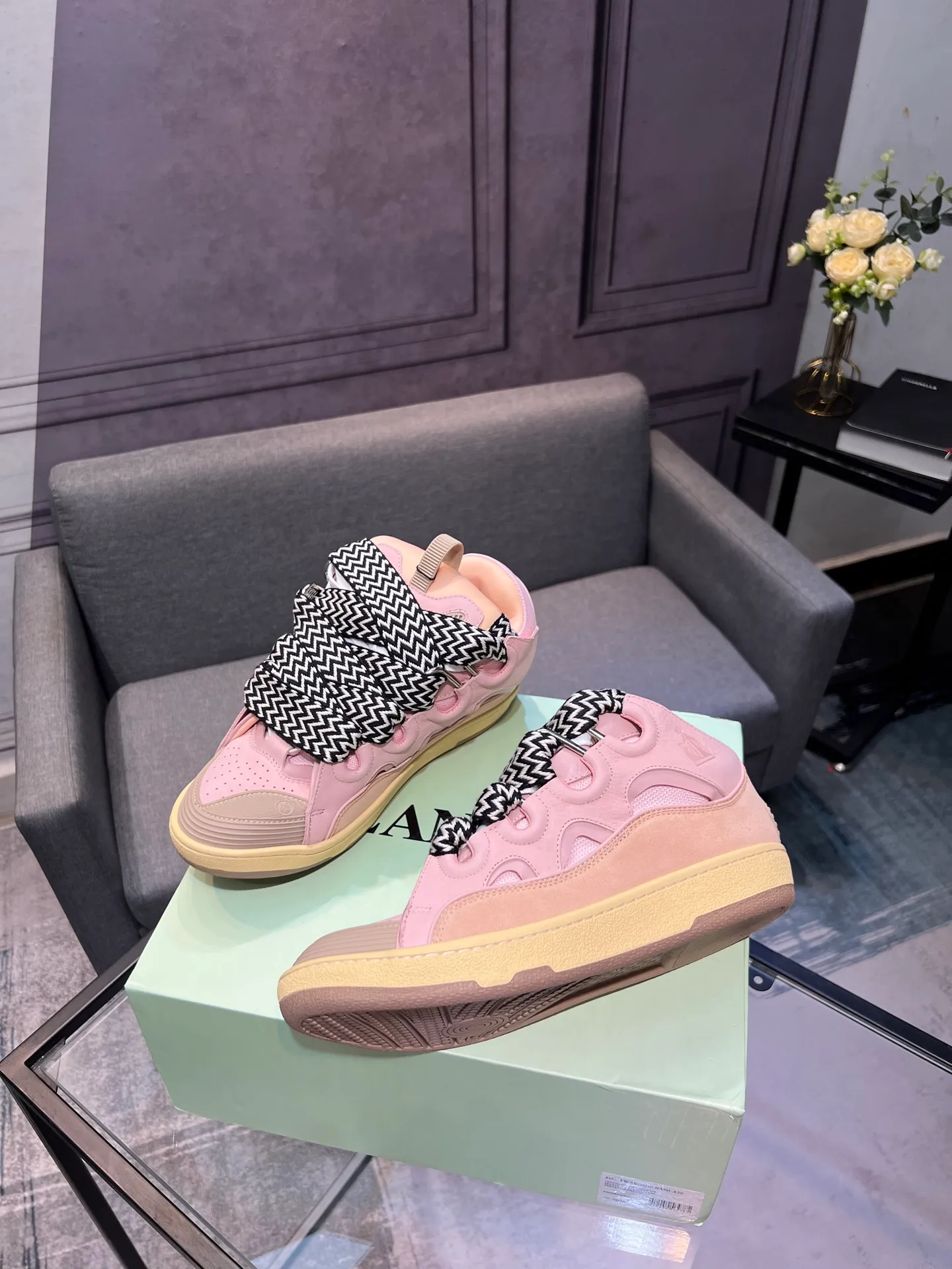 Men's men's shoes💰780 [LANVIN] Latest lace-up fashionable casual sneakers for couples High-quality CLAY couple series‼ ️ The latest trendy products of the season 🌈Many bloggers have planted grass and purchased the original open-mold customization. The upper and outsole are sewn with mark threads without edge sealing. Multiple material splicing combination design. Very versatile for fashionable and casual wear. Comfortable on the feet. Recommended for self-retention (upper cowhide + cow suede + breathable mesh) inner foot pad cowhide exclusive original open-mold clear logo rubber outsole ⚠️36-44 yards (45 custom-made)